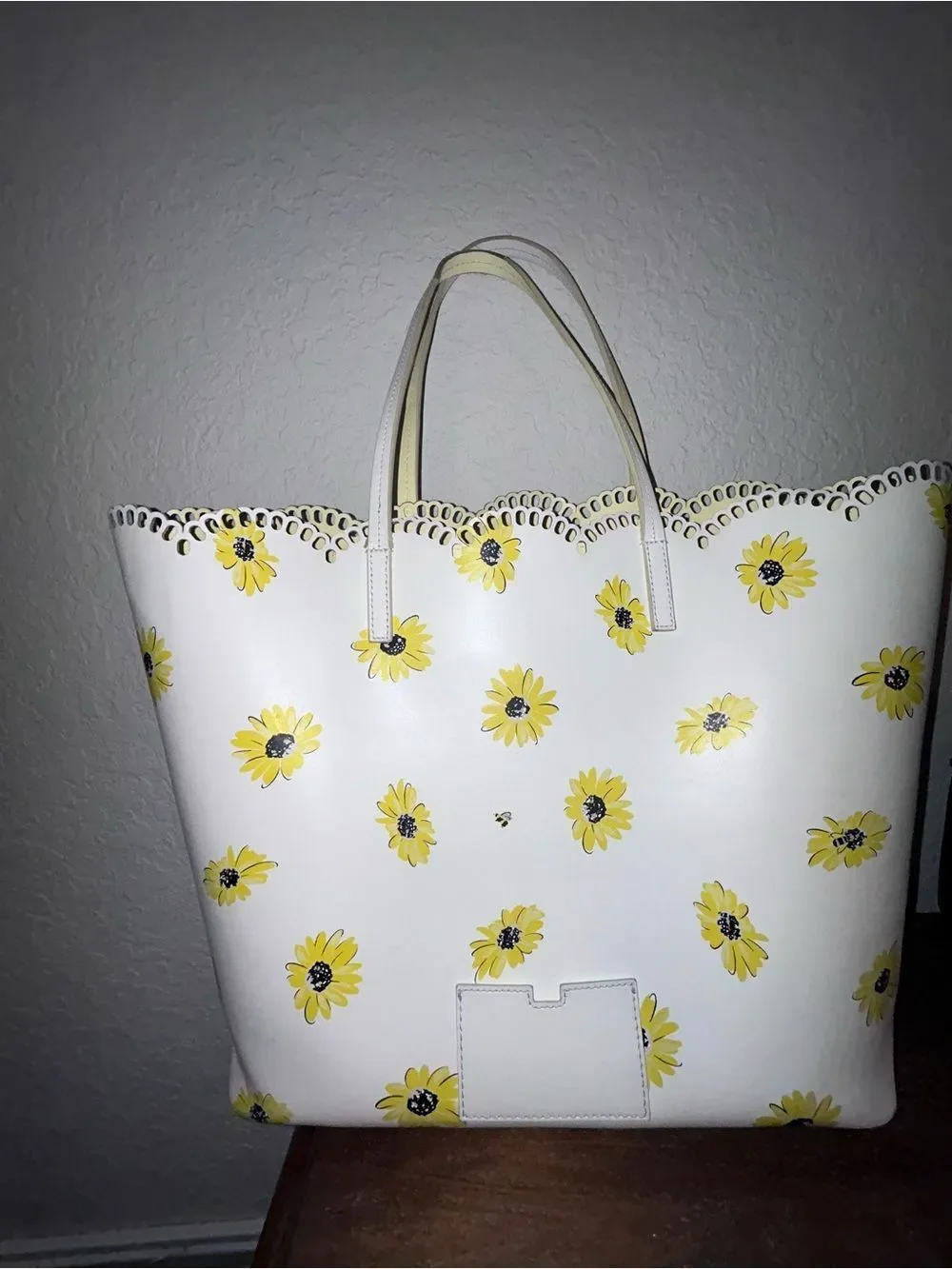 Kate Spade “Oops A Daisy” Daisy Bee 100% Cowhide Leather Large Tote Purse Bag